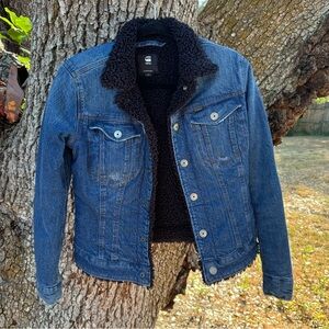 Y2K G-Star Raw Blue denim jacket with black Sherpa lining and collar.Size S